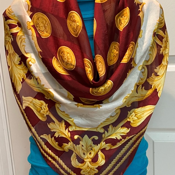 Balenciaga Scarf. 100% Silk. - Picture 2 of 14